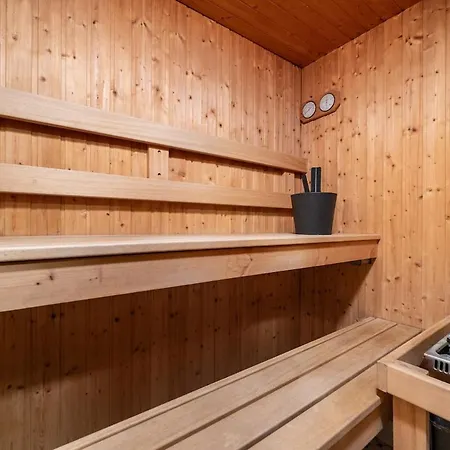 2-story, 3-bedroom Penthouse, Sauna, Free Parking * 탈린