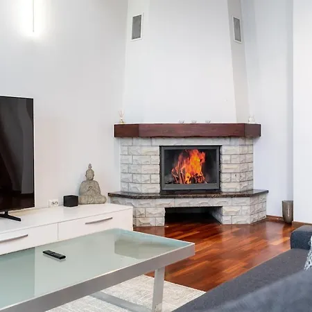 2-story, 3-bedroom Penthouse, Sauna, Free Parking * 탈린