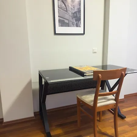 아파트 2-story, 3-bedroom Penthouse, Sauna, Free Parking *