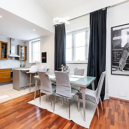 Appartement 2-story, 3-bedroom Penthouse, Sauna, Free Parking *