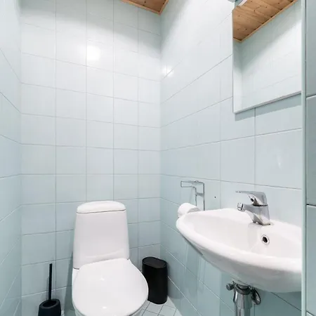 2-story, 3-bedroom Penthouse, Sauna, Free Parking 아파트