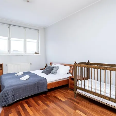 2-story, 3-bedroom Penthouse, Sauna, Free Parking Apartman