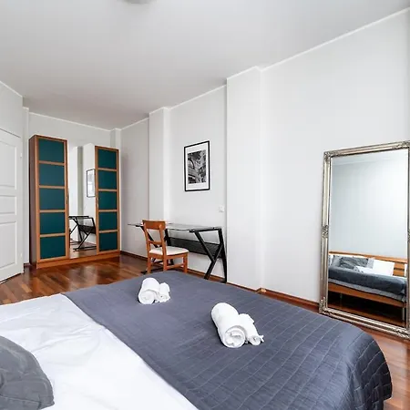 2-story, 3-bedroom Penthouse, Sauna, Free Parking