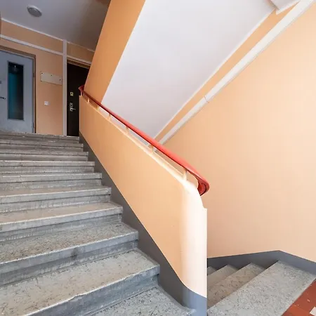 Apartman 2-story, 3-bedroom Penthouse, Sauna, Free Parking *