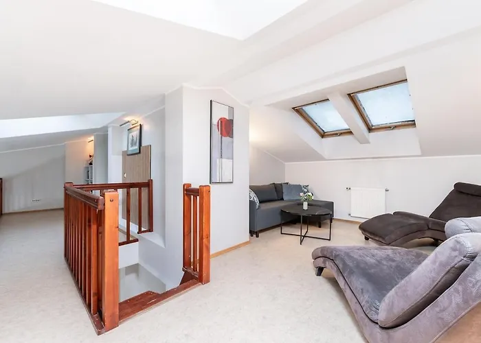 2-story, 3-bedroom Penthouse, Sauna, Free Parking Appartamento *