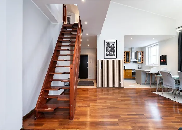 Appartamento 2-story, 3-bedroom Penthouse, Sauna, Free Parking *