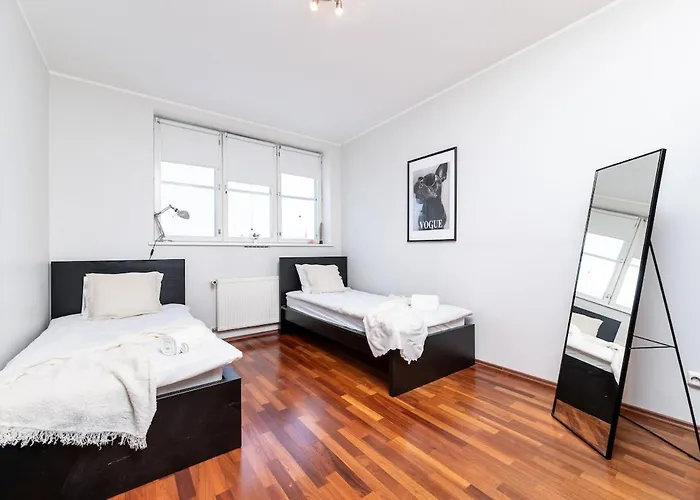 Lägenhet 2-story, 3-bedroom Penthouse, Sauna, Free Parking *