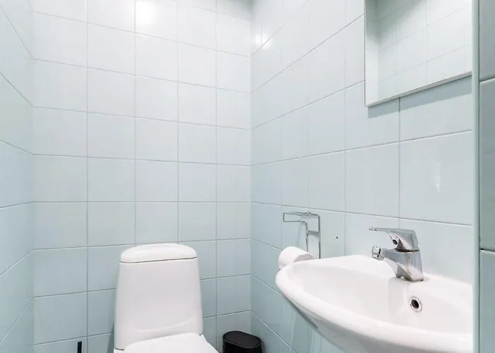 2-story, 3-bedroom Penthouse, Sauna, Free Parking Appartamento