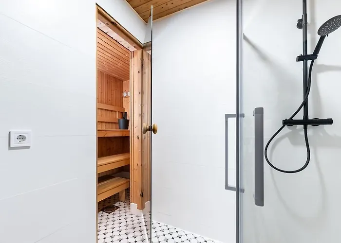 2-story, 3-bedroom Penthouse, Sauna, Free Parking Reval