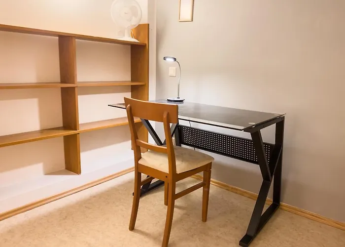 2-story, 3-bedroom Penthouse, Sauna, Free Parking Apartamento