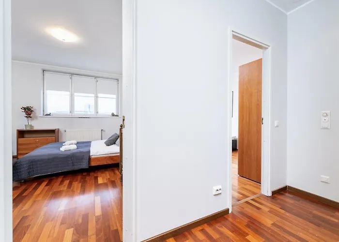 2-story, 3-bedroom Penthouse, Sauna, Free Parking * Talin