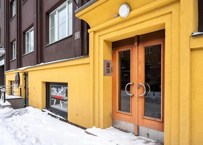 2-story, 3-bedroom Penthouse, Sauna, Free Parking Apartamento