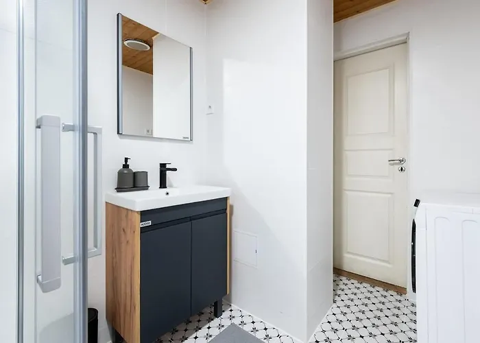 Apartamento 2-story, 3-bedroom Penthouse, Sauna, Free Parking