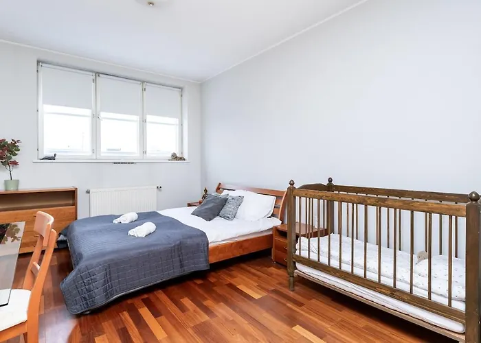 2-story, 3-bedroom Penthouse, Sauna, Free Parking Apartamento