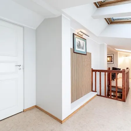 Korter 2-story, 3-bedroom Penthouse, Sauna, Free Parking *